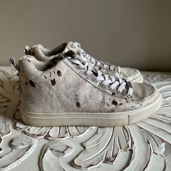 J/Slides Women's Ludlow Pony Lace Up Rounded toe Sneaker Off White Metallic Pony - Picture 1 of 7